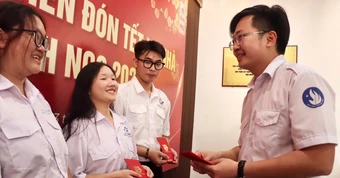 Tết xa nhà, sinh viên nhận hơi ấm nghĩa tình từ Hội Sinh viên Việt Nam TP.HCM