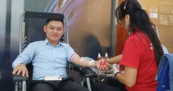 Thạc sĩ 25 tuổi rời ngân hàng, viết đơn tình nguyện nhập ngũ