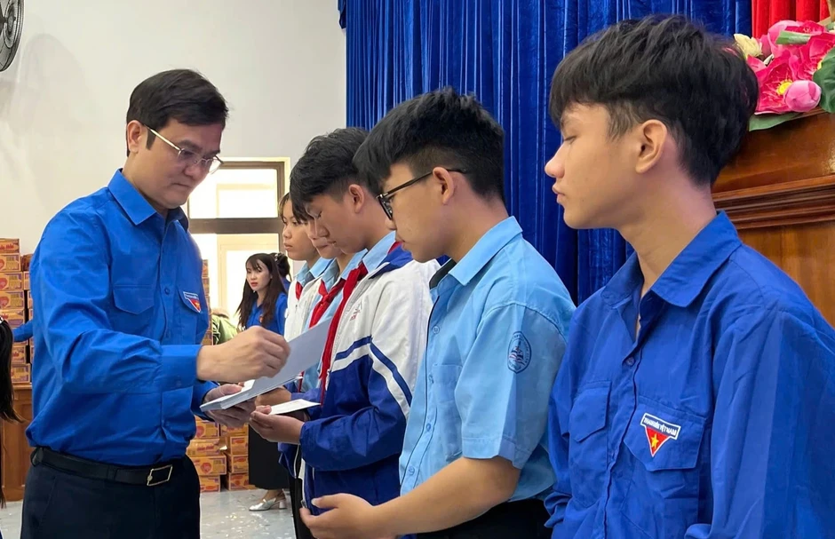 Tháng Thanh niên: Bí thư thứ nhất T.Ư Đoàn dự nhiều hoạt động an sinh ở Gia Lai Tháng Thanh niên: Bí thư thứ nhất T.Ư Đoàn dự nhiều hoạt động an sinh ở Gia Lai