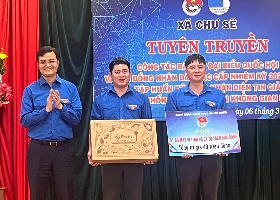 Tháng Thanh niên: Chia sẻ những khó khăn, vất vả với đồng bào vùng xa Gia Lai Tháng Thanh niên: Chia sẻ những khó khăn, vất vả với đồng bào vùng xa Gia Lai