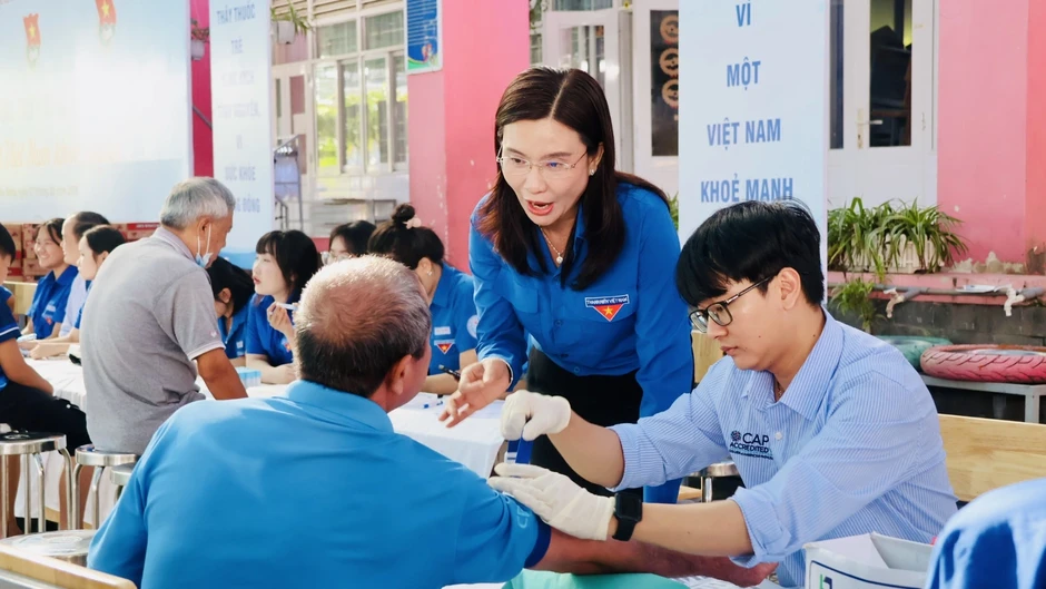 Tháng Thanh niên: Chia sẻ những khó khăn với thanh niên công nhân Tháng Thanh niên: Chia sẻ những khó khăn với thanh niên công nhân