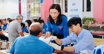 Tháng Thanh niên: Chia sẻ những khó khăn với thanh niên công nhân