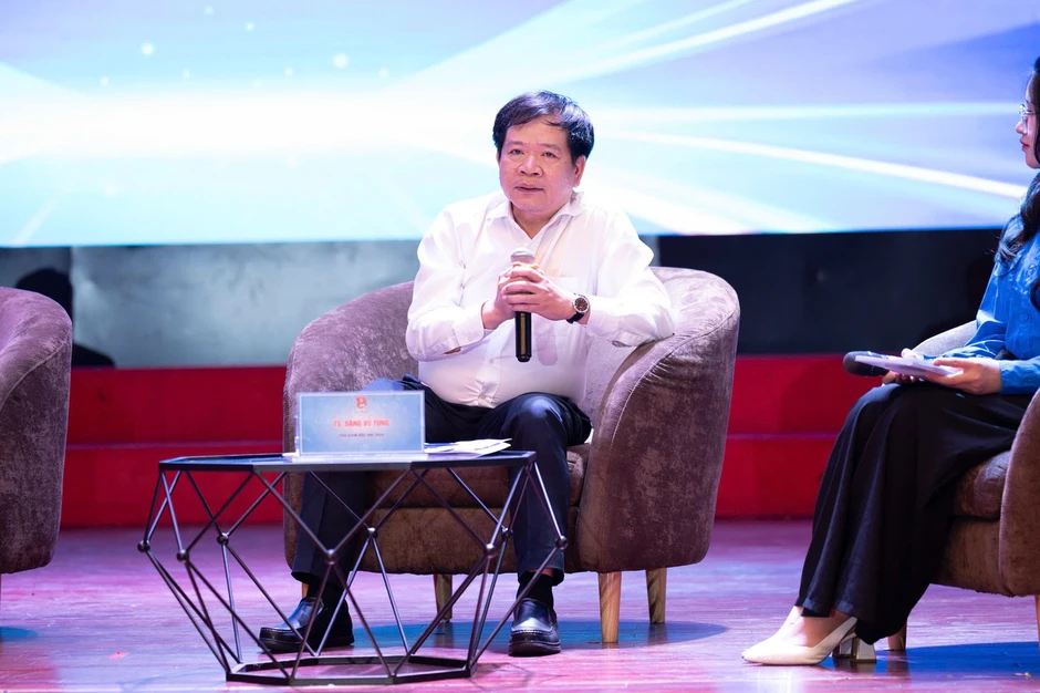 Thanh niên chuyển từ tham gia phong trào sang tạo ra giá trị cho xã hội Thanh niên chuyển từ tham gia phong trào sang tạo ra giá trị cho xã hội