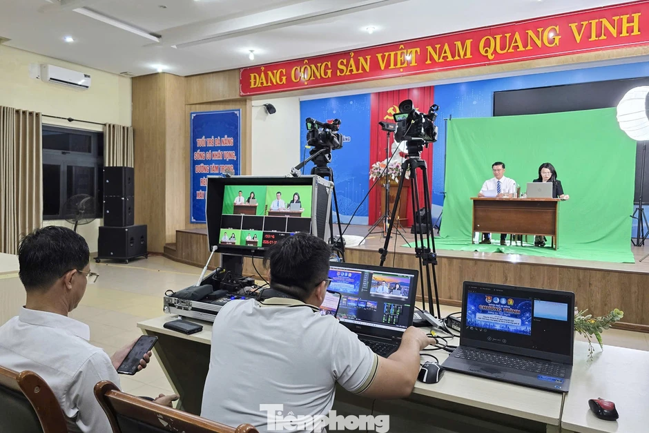 Thanh niên Đà Nẵng lần đầu xem livestream thông tin đối ngoại Thanh niên Đà Nẵng lần đầu xem livestream thông tin đối ngoại
