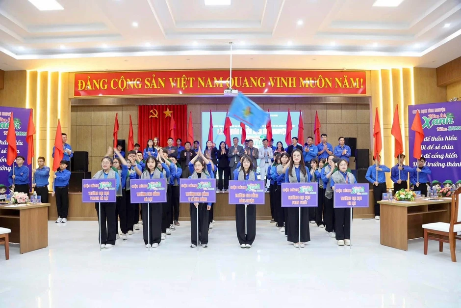 Thanh niên Lâm Đồng ra quân Chiến dịch Mùa hè xanh Thanh niên Lâm Đồng ra quân Chiến dịch Mùa hè xanh