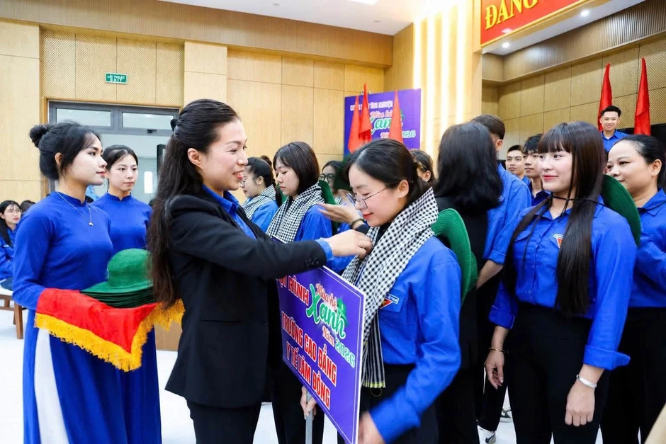 Thanh niên Lâm Đồng ra quân Chiến dịch Mùa hè xanh Thanh niên Lâm Đồng ra quân Chiến dịch Mùa hè xanh