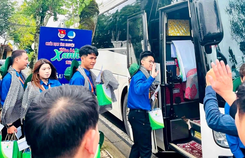Thanh niên Lâm Đồng ra quân Chiến dịch Mùa hè xanh Thanh niên Lâm Đồng ra quân Chiến dịch Mùa hè xanh