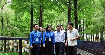Thanh niên tham gia 'Hành trình đỏ' tại Vân Nam, Trung Quốc