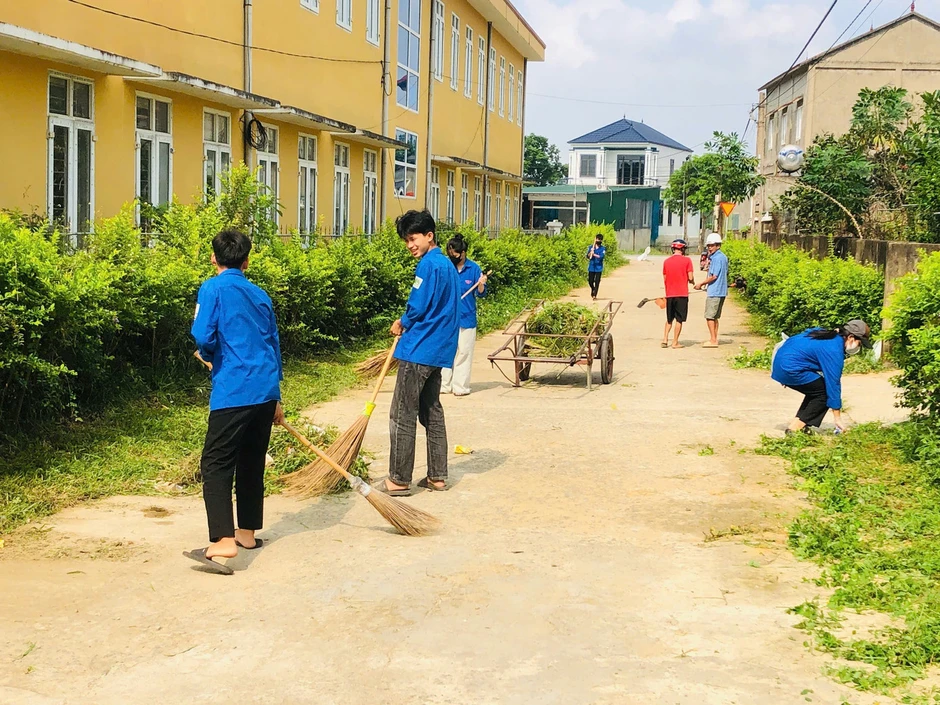 Thanh niên thực hiện nhiều hoạt động ý nghĩa Ngày Chủ nhật Xanh