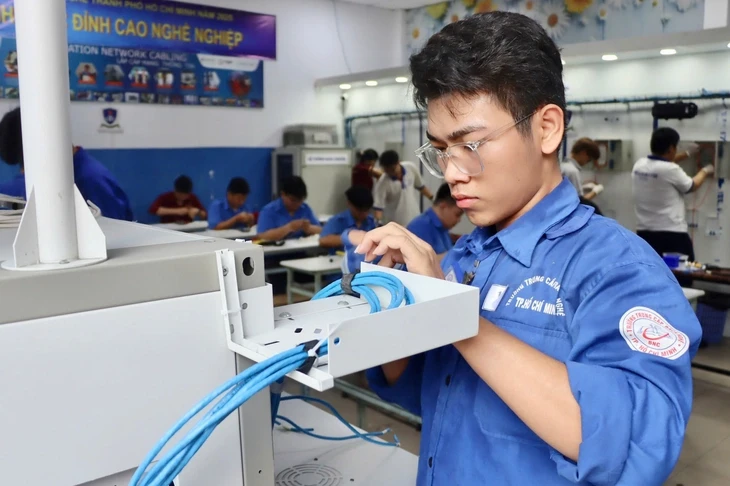 Thi tay nghề - cơ hội kiểm tra kỹ năng: Chọn học nghề thay con đường đại học Thi tay nghề - cơ hội kiểm tra kỹ năng: Chọn học nghề thay con đường đại học