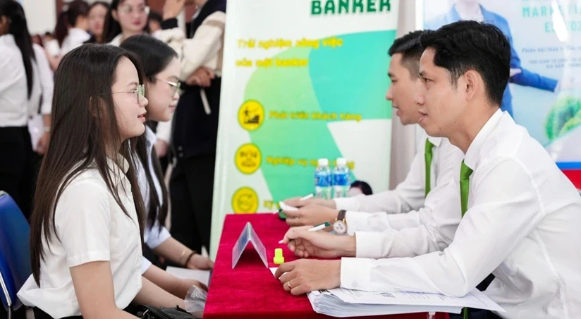 Thị trường lao động TP.HCM đang 'thừa cử nhân, thiếu lao động kỹ thuật' Thị trường lao động TP.HCM đang 'thừa cử nhân, thiếu lao động kỹ thuật'