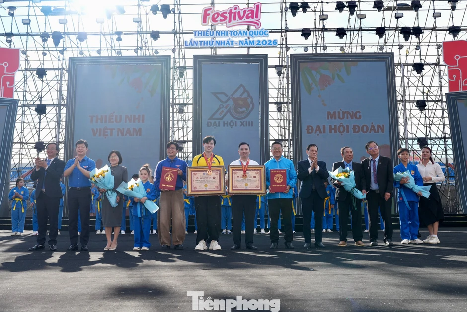 Thiếu nhi cả nước xác lập Kỷ lục Việt Nam chào mừng Đại hội Đoàn toàn quốc lần thứ XIII