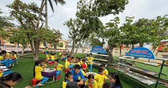 Thiếu nhi Hà Tĩnh sôi nổi thực hiện công trình măng non