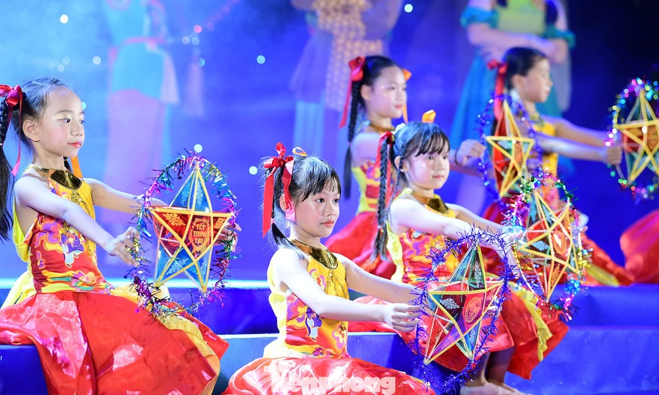 Thiếu nhi Thủ đô vui hội trăng rằm Thiếu nhi Thủ đô vui hội trăng rằm