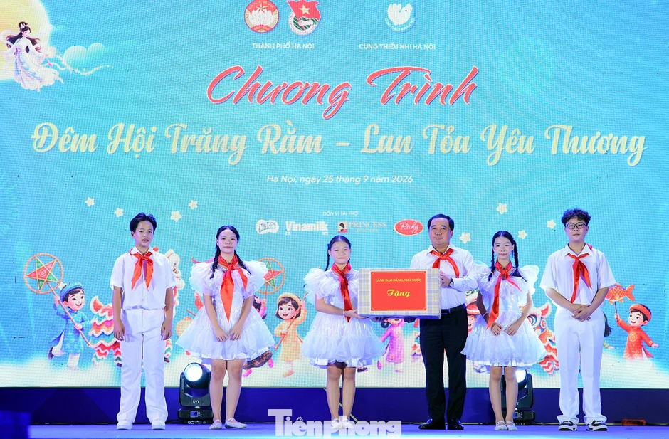 Thiếu nhi Thủ đô vui hội trăng rằm Thiếu nhi Thủ đô vui hội trăng rằm