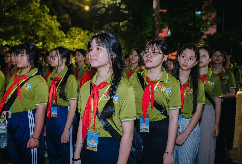Thiếu nhi TPHCM lên đường về miền Tây học văn hóa truyền thống