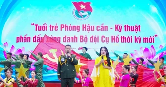 Thủ lĩnh Đoàn áo lính tranh tài