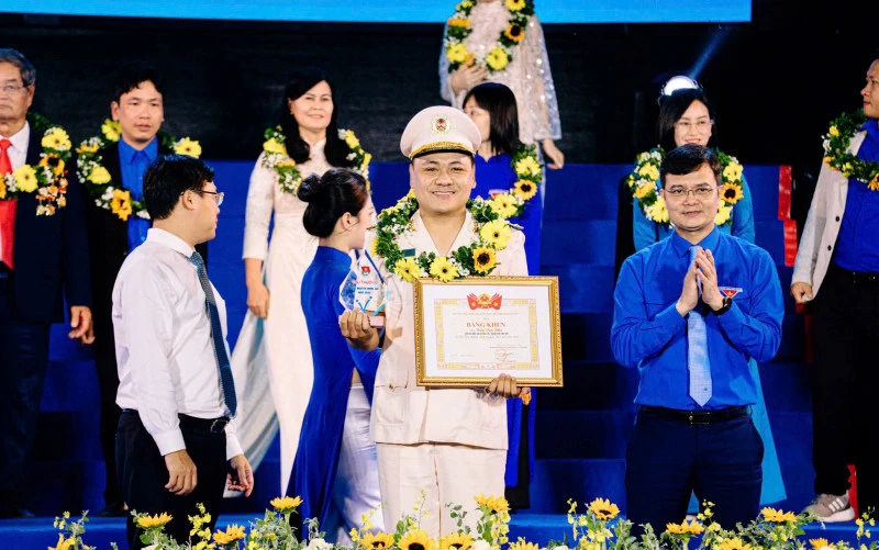 Thượng úy công an Cần Thơ làm điều đặc biệt suốt 16 năm để cứu người Thượng úy công an Cần Thơ làm điều đặc biệt suốt 16 năm để cứu người