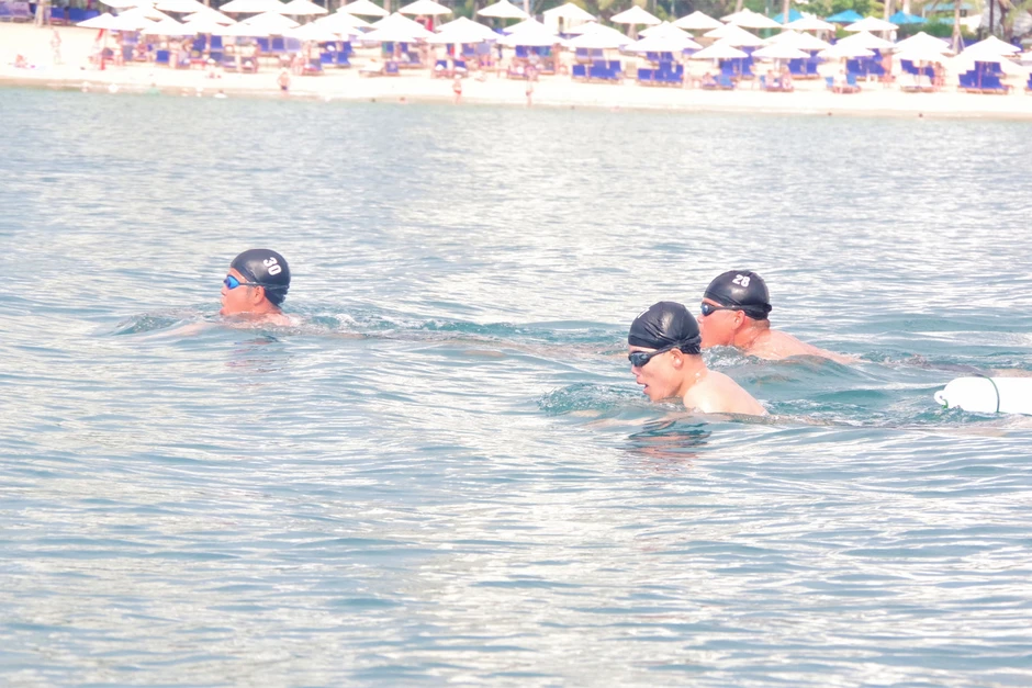Thuyền trưởng Hải quân giành ngôi quán quân bơi biển 3km Thuyền trưởng Hải quân giành ngôi quán quân bơi biển 3km