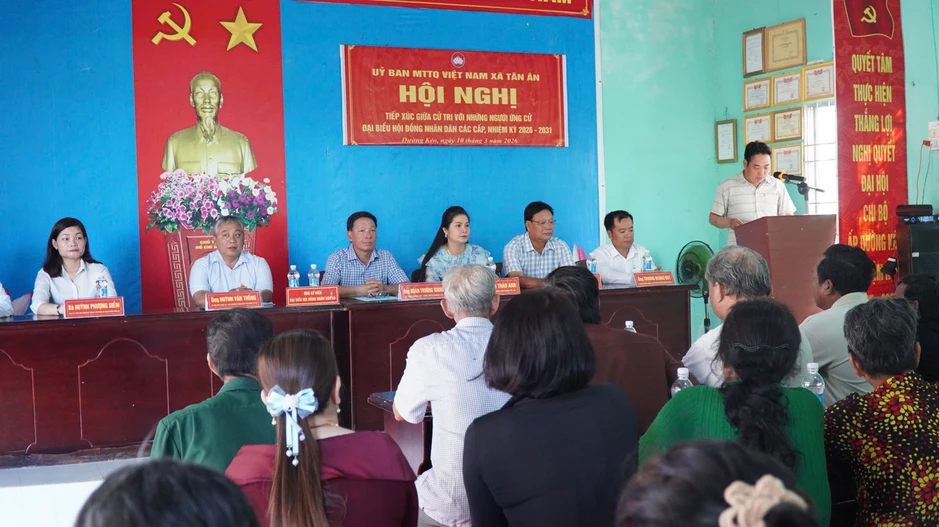 Tiếng loa trên sông tuyên truyền bầu cử ở vùng Đất Mũi Tiếng loa trên sông tuyên truyền bầu cử ở vùng Đất Mũi