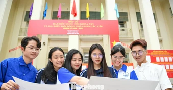 Tiếng nói từ giảng đường gửi gắm vào hòm phiếu