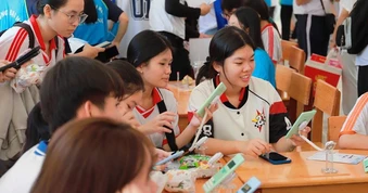 Tiếp sức mùa thi 2026: Bộ học cụ giúp thí sinh thi cử nhẹ nhàng
