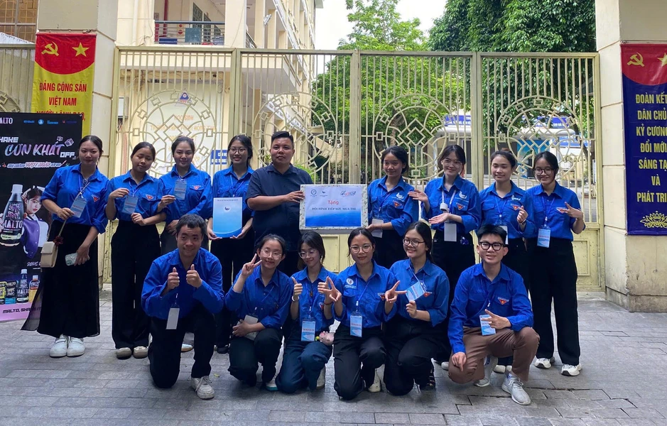 Tiếp sức mùa thi: Cơ duyên của nam sinh ở bến xe Giáp Bát Tiếp sức mùa thi: Cơ duyên của nam sinh ở bến xe Giáp Bát