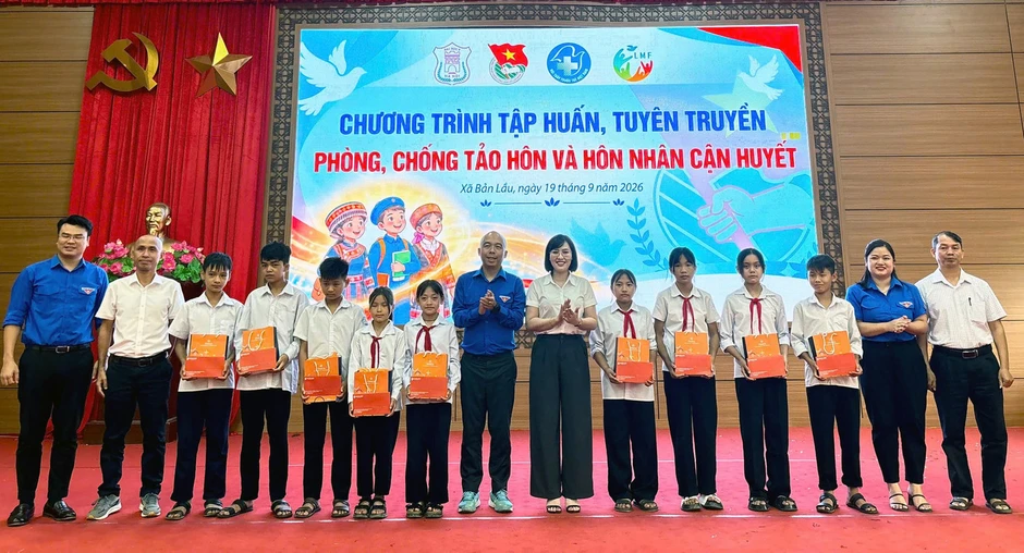 Tiếp sức thanh thiếu niên vùng cao nói không với tảo hôn, hôn nhân cận huyết Tiếp sức thanh thiếu niên vùng cao nói không với tảo hôn, hôn nhân cận huyết