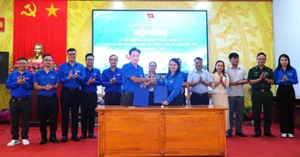 Tỉnh Đoàn Phú Thọ hỗ trợ nguồn lực 300 triệu đồng cho 7 xã biên giới Quảng Trị