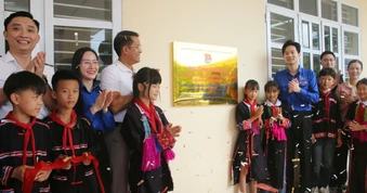 Tỉnh đoàn Quảng Ninh trao gần 580 triệu đồng trong chiến dịch hè