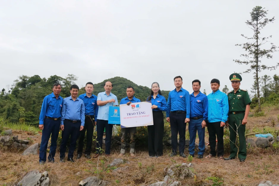 Tình nguyện hè trên vùng biên cương Tổ quốc