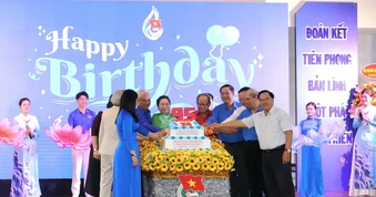 Tổ chức Đoàn lấy cán bộ làm khâu đột phá để thích ứng mô hình mới