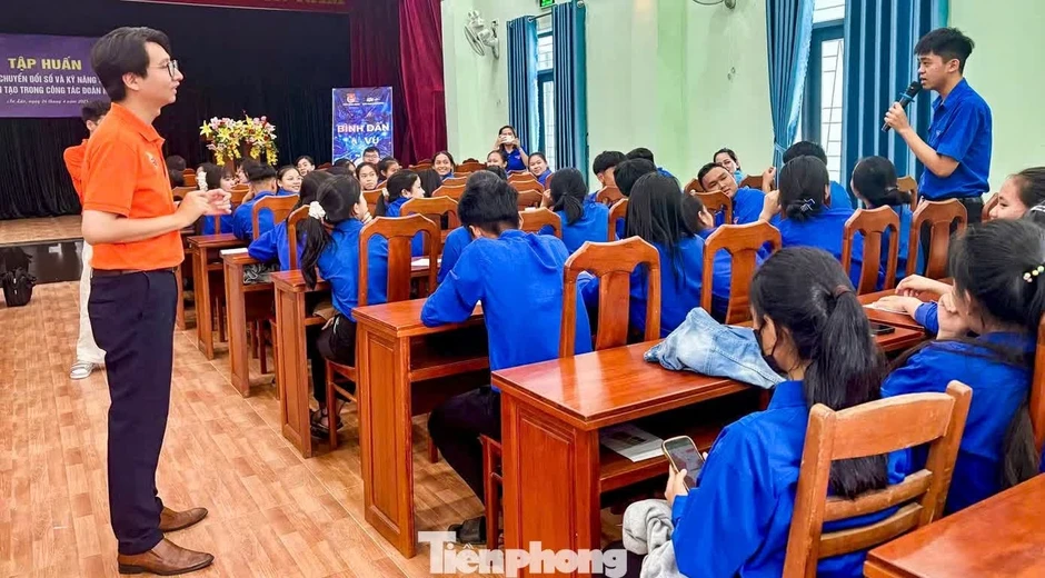 Tổ chức lớp đào tạo 'Bình dân học vụ số' về các xã biên giới Tổ chức lớp đào tạo 'Bình dân học vụ số' về các xã biên giới