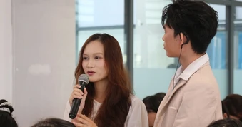 Tỏ ra ổn mỗi ngày, nhiều người trẻ lại thấy kiệt sức