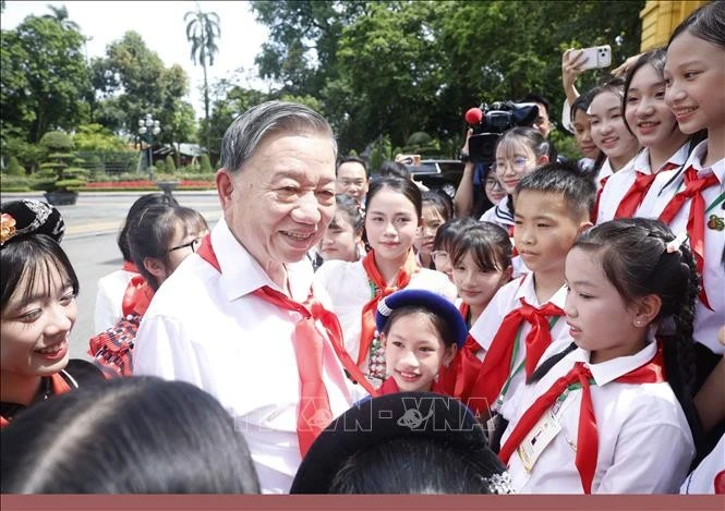 Tổng Bí thư, Chủ tịch nước Tô Lâm: 'Phấn đấu hôm nay là đội viên tốt, ngày mai là công dân tốt' Tổng Bí thư, Chủ tịch nước Tô Lâm: 'Phấn đấu hôm nay là đội viên tốt, ngày mai là công dân tốt'