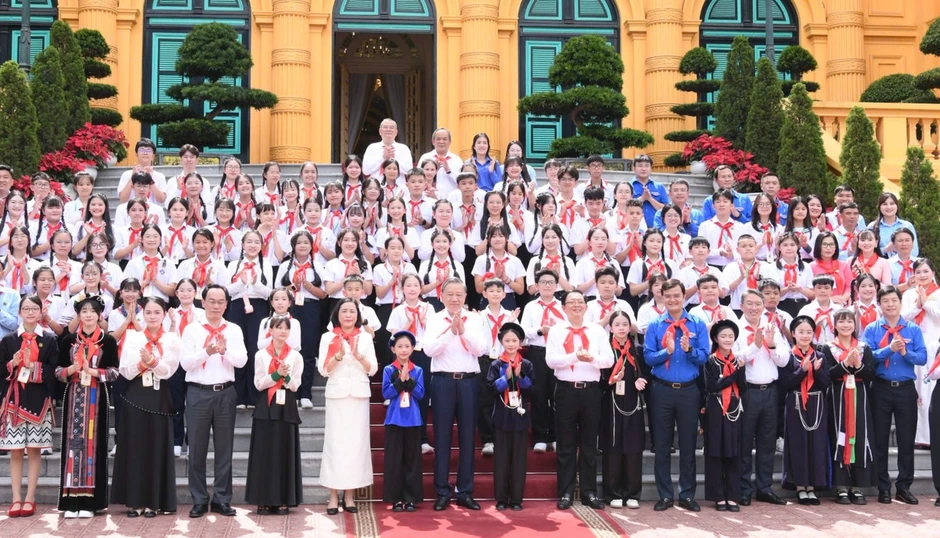 Tổng Bí thư, Chủ tịch nước Tô Lâm: 'Phấn đấu hôm nay là đội viên tốt, ngày mai là công dân tốt' Tổng Bí thư, Chủ tịch nước Tô Lâm: 'Phấn đấu hôm nay là đội viên tốt, ngày mai là công dân tốt'