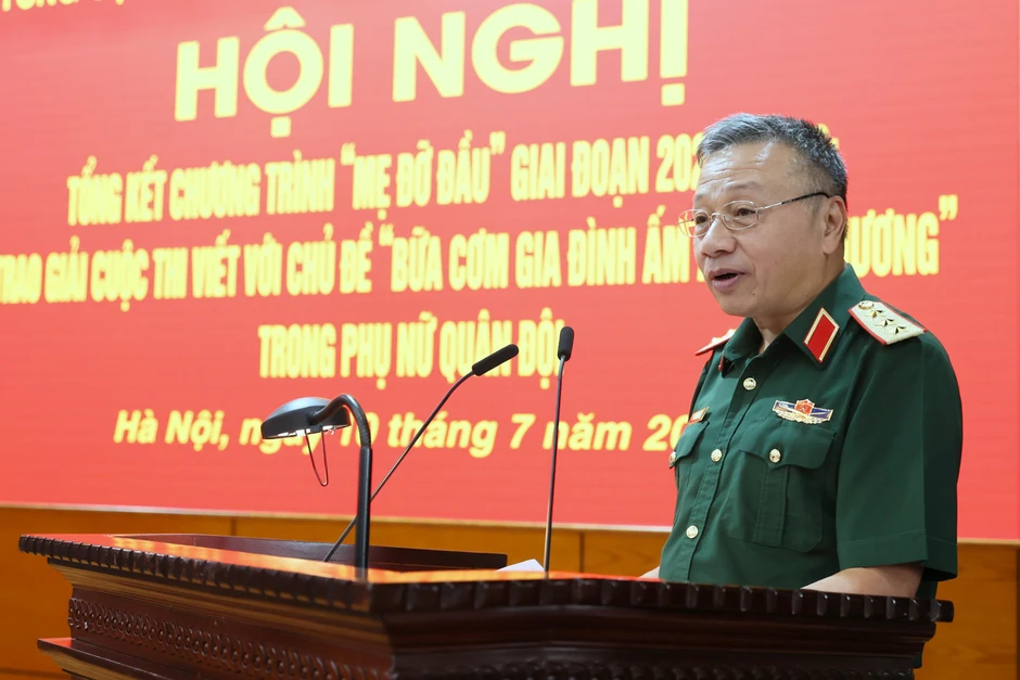Tổng cục Chính trị vinh danh nữ quân nhân đỡ đầu trẻ mồ côi Tổng cục Chính trị vinh danh nữ quân nhân đỡ đầu trẻ mồ côi