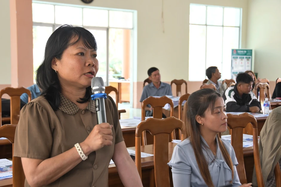 Trăn trở của cử tri và điểm sáng từ sự tiên phong của thanh niên Trăn trở của cử tri và điểm sáng từ sự tiên phong của thanh niên