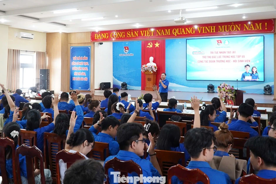 Trang bị kỹ năng số cho thủ lĩnh sinh viên Đà Nẵng Trang bị kỹ năng số cho thủ lĩnh sinh viên Đà Nẵng