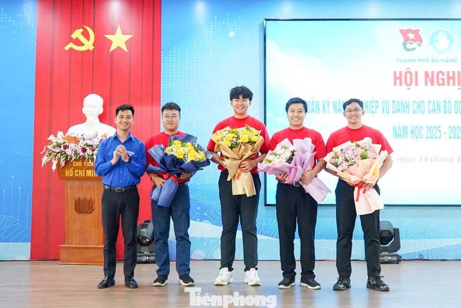 Trang bị kỹ năng số cho thủ lĩnh sinh viên Đà Nẵng Trang bị kỹ năng số cho thủ lĩnh sinh viên Đà Nẵng