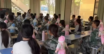 Tranh cãi trường học dạy học sinh cá biệt bằng búp bê