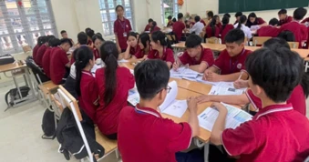 Tranh cãi việc nhà trường yêu cầu học sinh phải quay video tự học mỗi ngày?