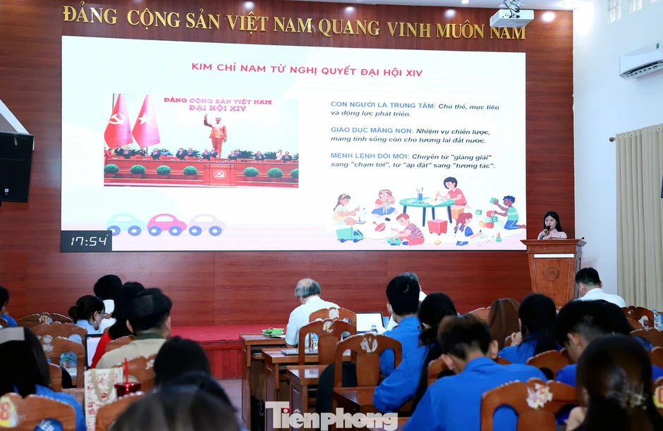 Tranh tài báo cáo viên giỏi tuyên truyền Nghị quyết Đại hội XIV của Đảng Tranh tài báo cáo viên giỏi tuyên truyền Nghị quyết Đại hội XIV của Đảng