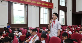 Trẻ em đối thoại với đại biểu Quốc hội, đại biểu Hội đồng nhân dân tỉnh