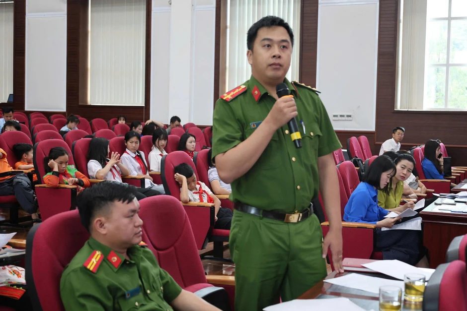Trẻ em đối thoại với đại biểu Quốc hội, đại biểu Hội đồng nhân dân tỉnh Trẻ em đối thoại với đại biểu Quốc hội, đại biểu Hội đồng nhân dân tỉnh