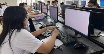 Trẻ học công nghệ, tiếp cận AI sớm có lợi gì?