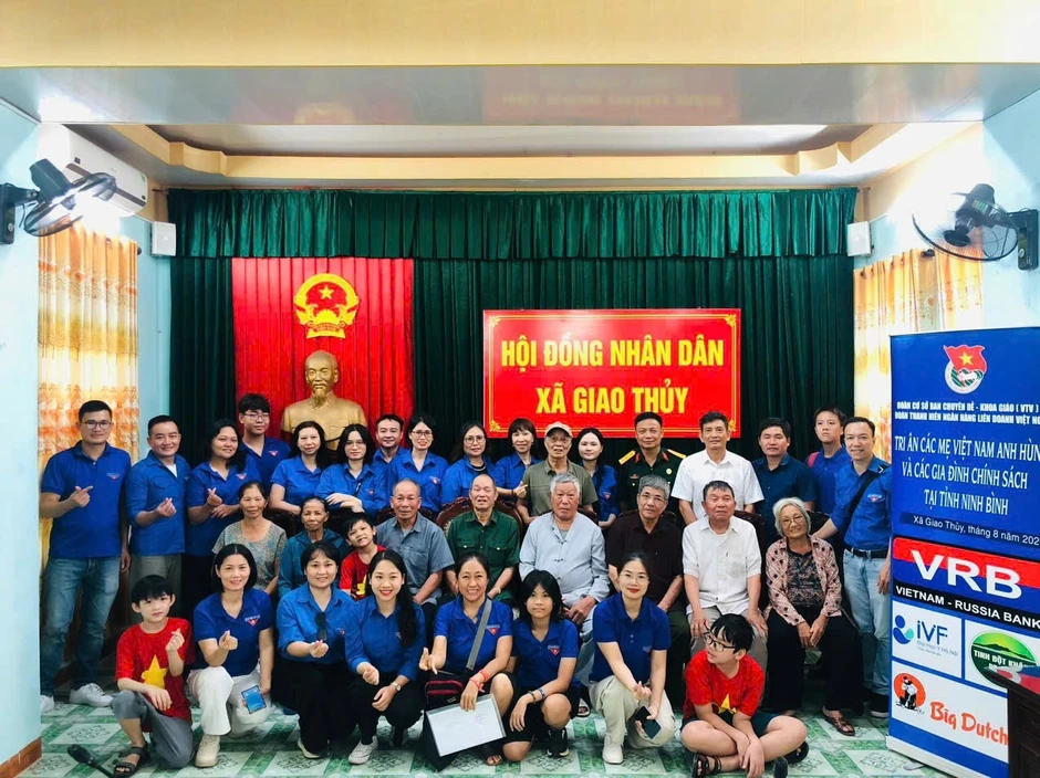 Tri ân Mẹ Việt Nam Anh hùng và gia đình chính sách ở Ninh Bình Tri ân Mẹ Việt Nam Anh hùng và gia đình chính sách ở Ninh Bình
