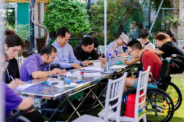 'Trời bù' cho người khuyết tật nhiều năng khiếu, hãy giúp sản phẩm của họ ra thị trường