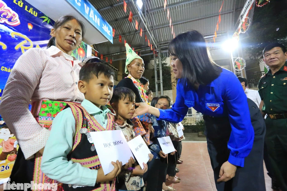 Trung thu đặc biệt của học sinh vùng cao, biên giới Lai Châu Trung thu đặc biệt của học sinh vùng cao, biên giới Lai Châu