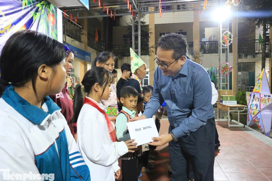 Trung thu đặc biệt của học sinh vùng cao, biên giới Lai Châu Trung thu đặc biệt của học sinh vùng cao, biên giới Lai Châu